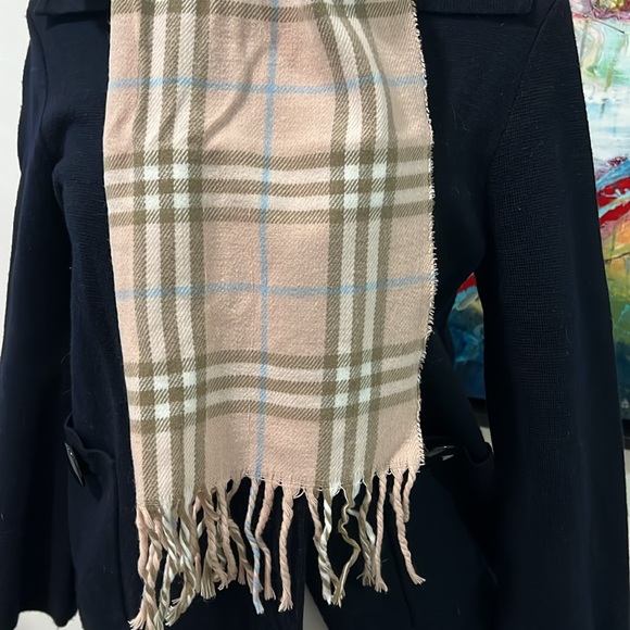 Pink plaid scarf - Picture 2 of 3